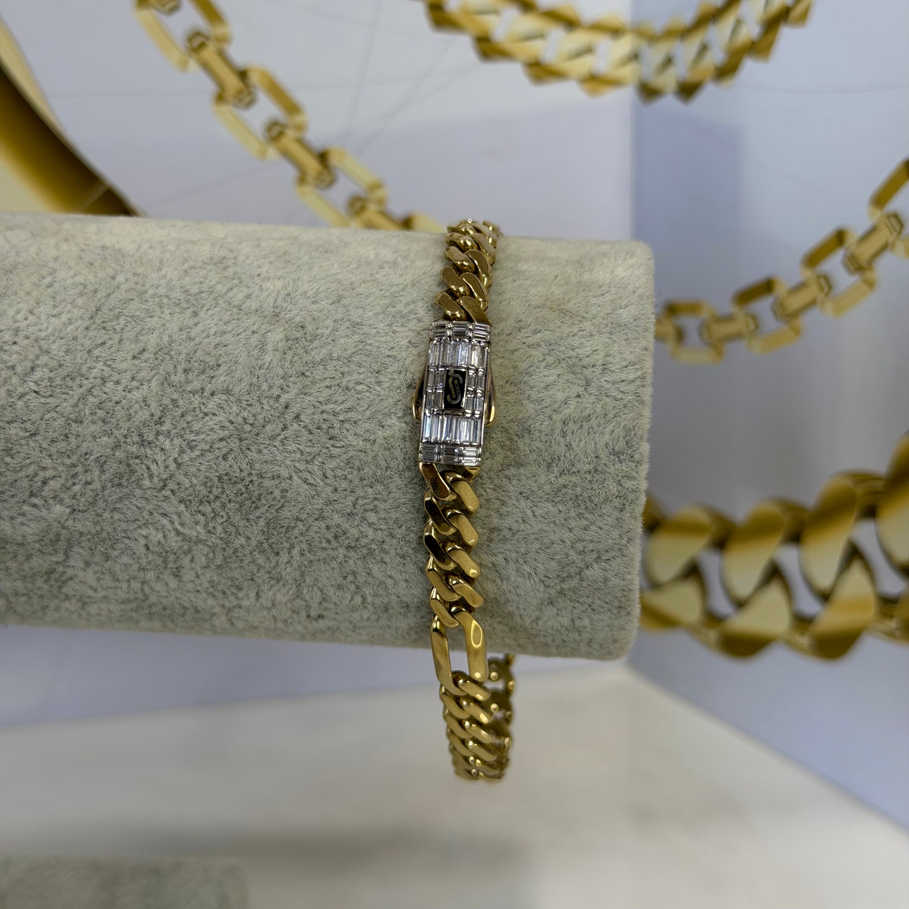Pulso Fígaro Swarovski Baguette Oro 10K
