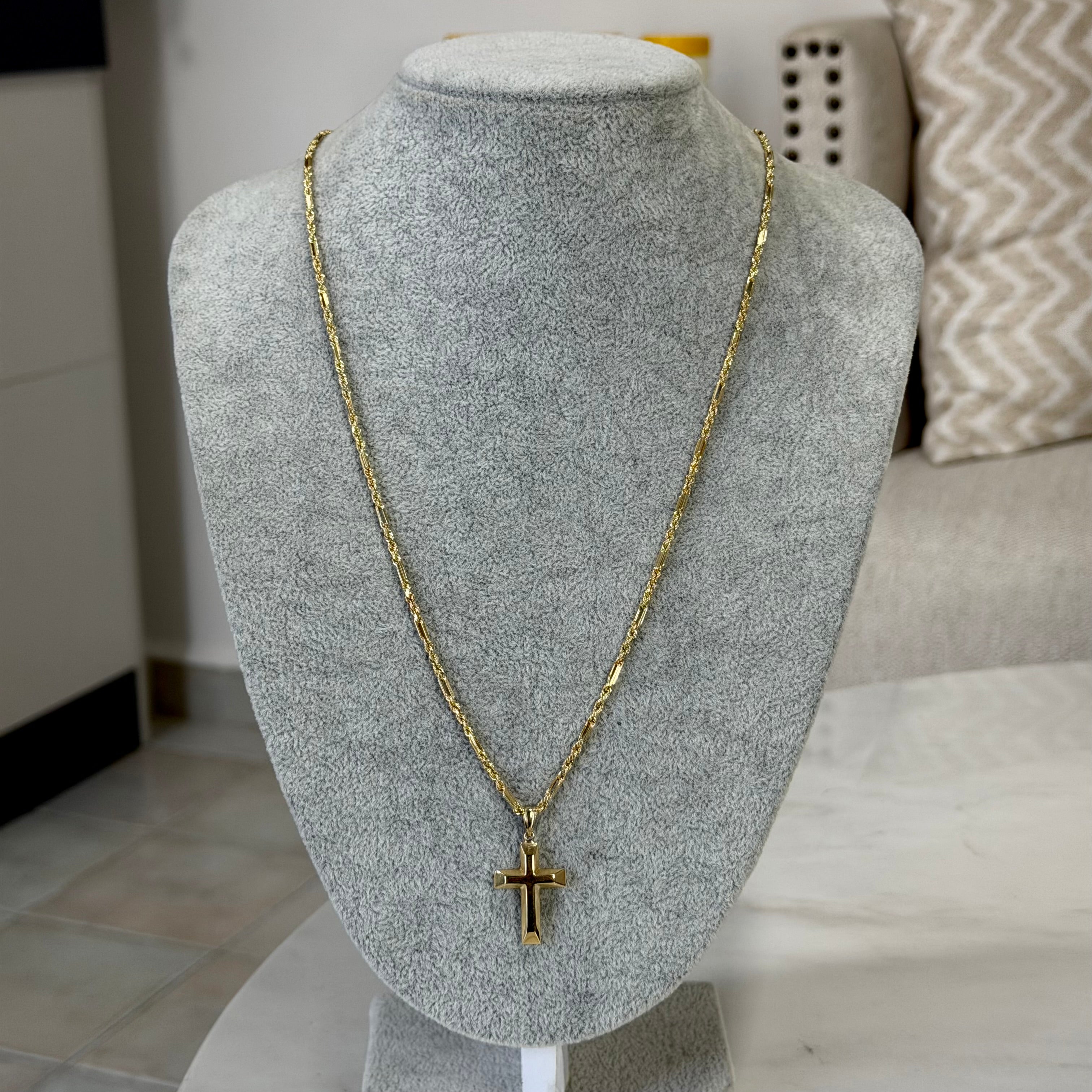 Cadena Torzal Fígaro + Cruz Oro 10K