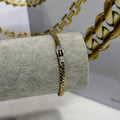 Pulso con Placa Monaco Chain Oro 10K