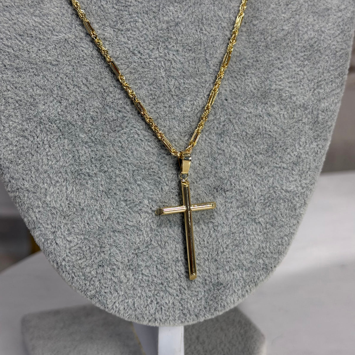 Cadena Torzal Fígaro + Cruz Lisa Oro 10K